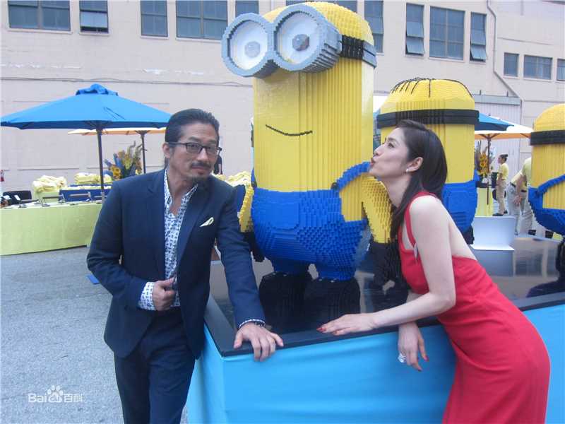 天海祐希(Amami Yuki)为电影小黄人宣传壁纸壁纸