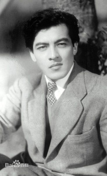 三国连太郎(MikuniRentaro)年轻时的前后照片