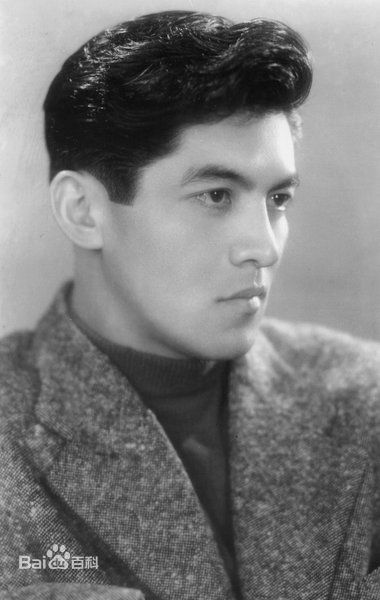 三国连太郎(MikuniRentaro)年轻时的前后照片