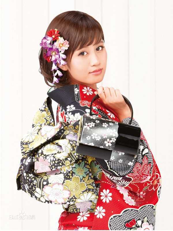 前田敦子(まえだ あつこ(Atsuko Maeda)、あっちゃん（昵称）)最优质杂志