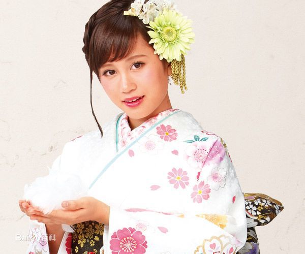 前田敦子(まえだ あつこ(Atsuko Maeda)、あっちゃん（昵称）)最优质杂志