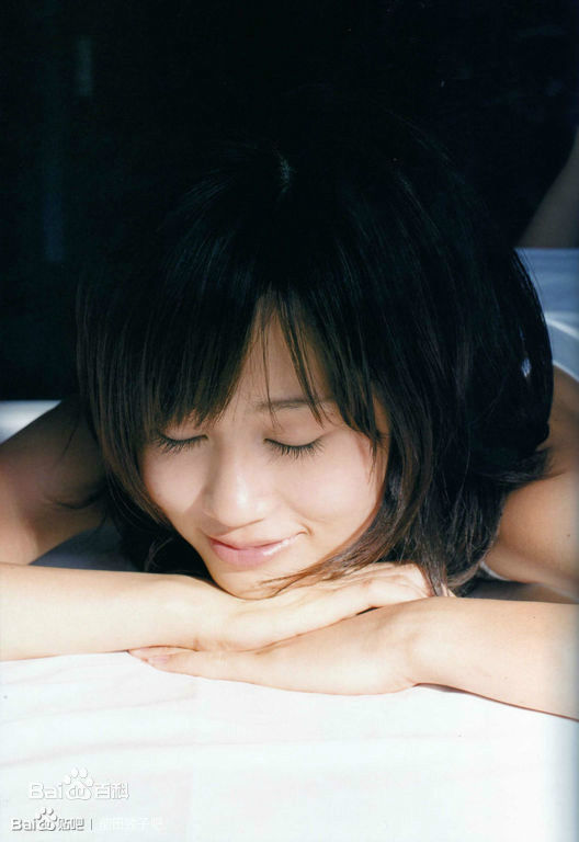 前田敦子(まえだ あつこ(Atsuko Maeda)、あっちゃん（昵称）)高清1st图集