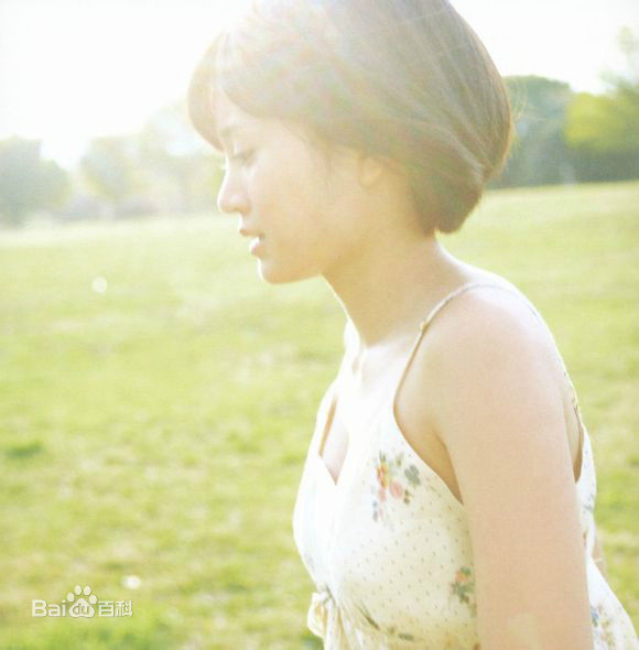 前田敦子(まえだ あつこ(Atsuko Maeda)、あっちゃん（昵称）)< Flower >前后照片