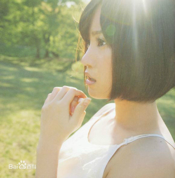 前田敦子(まえだ あつこ(Atsuko Maeda)、あっちゃん（昵称）)< Flower >前后照片