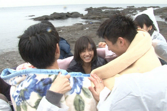 前田敦子(まえだ あつこ(Atsuko Maeda)、あっちゃん（昵称）)苦役列车前后照片