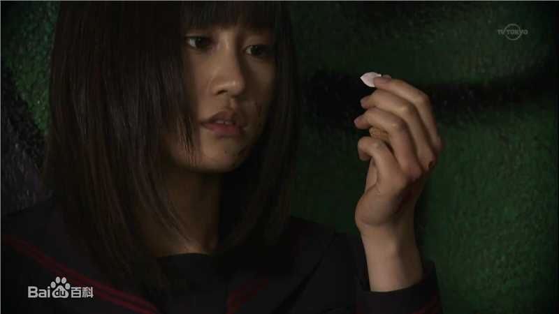 前田敦子(まえだ あつこ(Atsuko Maeda)、あっちゃん（昵称）)真假学园素颜照相册