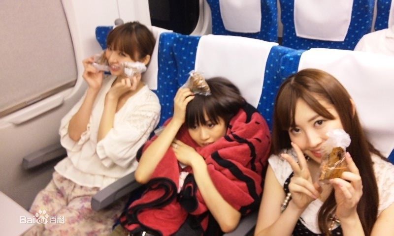 前田敦子(まえだ あつこ(Atsuko Maeda)、あっちゃん（昵称）)和亲友们图册