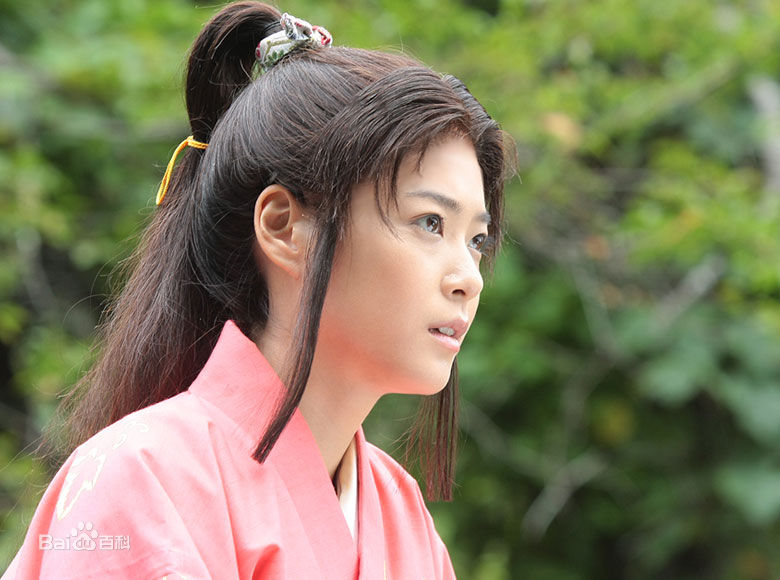 上野树里(Juri Ueno)在《江·公主们的战国》 饰 浅井江中的
