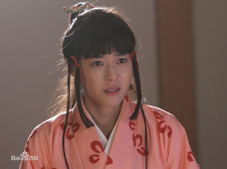 上野树里(Juri Ueno)在《江·公主们的战国》 饰 浅井江中的
