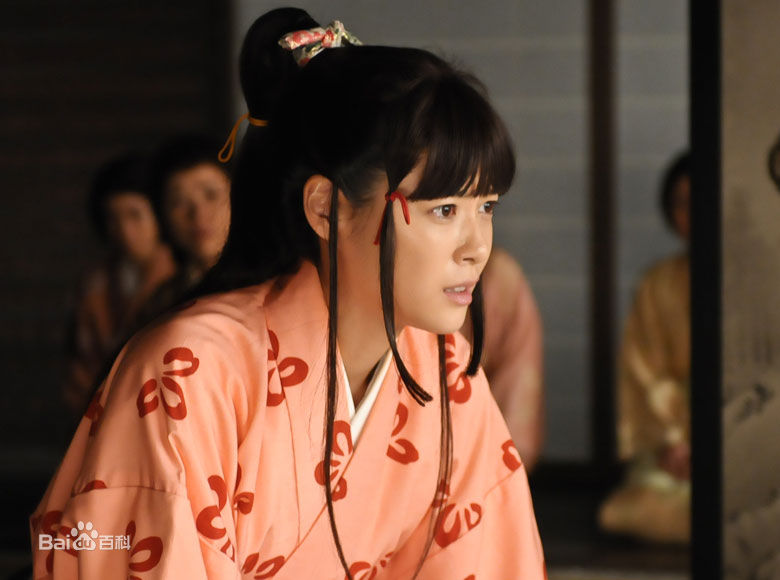 上野树里(Juri Ueno)在《江·公主们的战国》 饰 浅井江中的