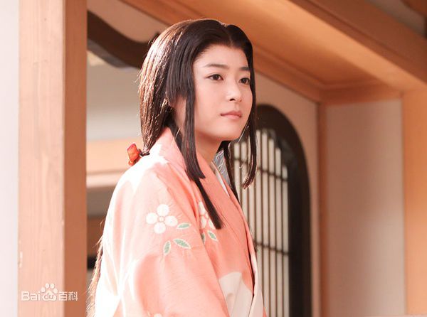 上野树里(Juri Ueno)在《江·公主们的战国》 饰 浅井江中的