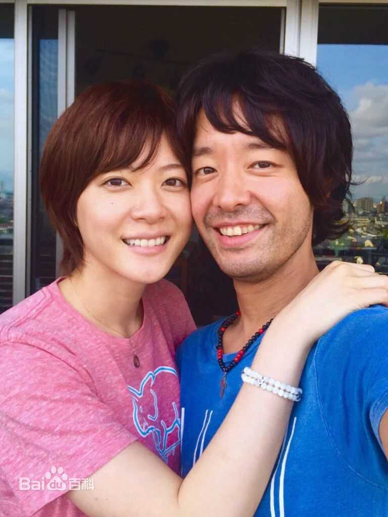 上野树里(Juri Ueno)与丈夫和田唱图册
