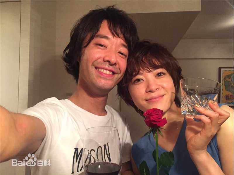 上野树里(Juri Ueno)与丈夫和田唱图册