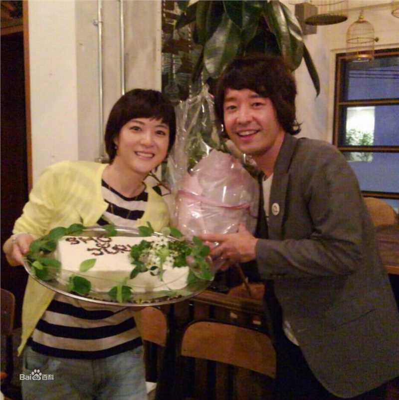 上野树里(Juri Ueno)与丈夫和田唱图册