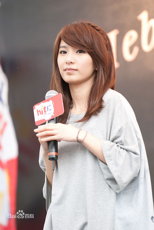 田馥甄(Hebe Tien、Anita)在2010年《to hebe》专辑台湾签售会中的