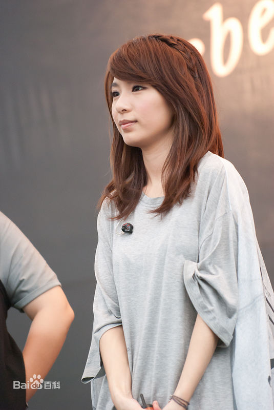 田馥甄(Hebe Tien、Anita)在2010年《to hebe》专辑台湾签售会中的