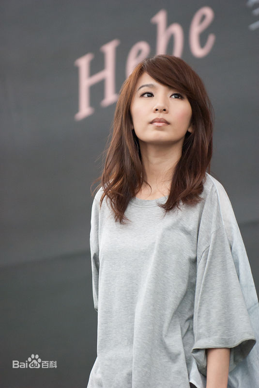 田馥甄(Hebe Tien、Anita)在2010年《to hebe》专辑台湾签售会中的