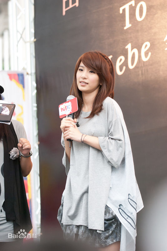 田馥甄(Hebe Tien、Anita)在2010年《to hebe》专辑台湾签售会中的