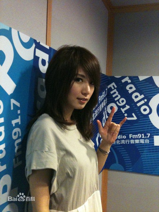 田馥甄(Hebe Tien、Anita)在2010年《to hebe》专辑台湾签售会中的