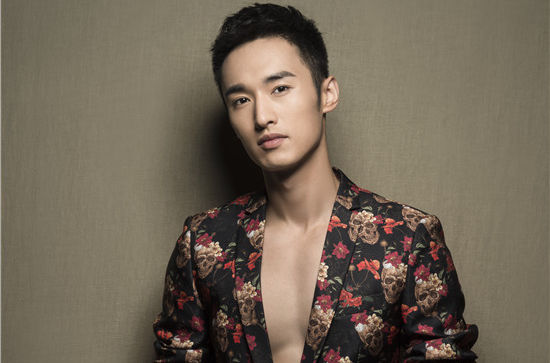 最全秦晓飞素颜照