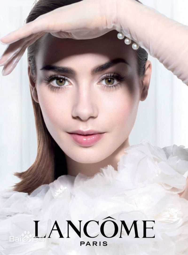 高清莉莉·柯林斯(Lily Collins)性感图片