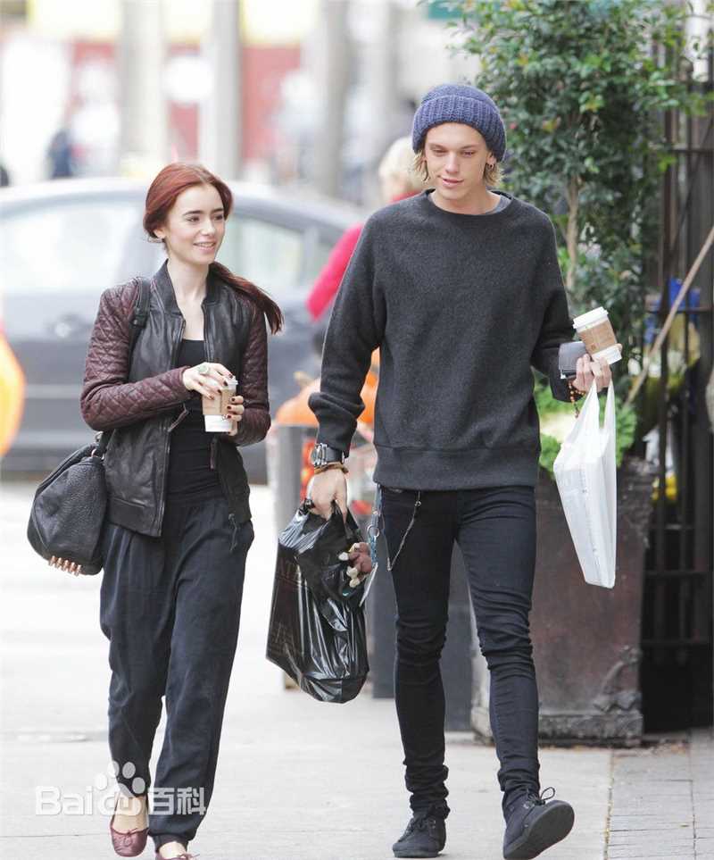 高清莉莉·柯林斯(Lily Collins)图片