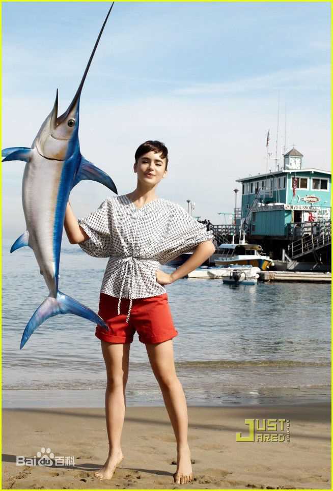 莉莉·柯林斯(Lily Collins)精彩图册