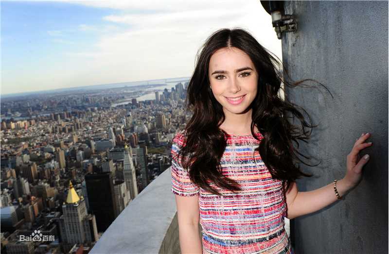 莉莉·柯林斯(Lily Collins)精彩图册