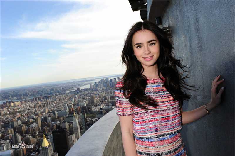 最优质莉莉·柯林斯(Lily Collins)精彩图册