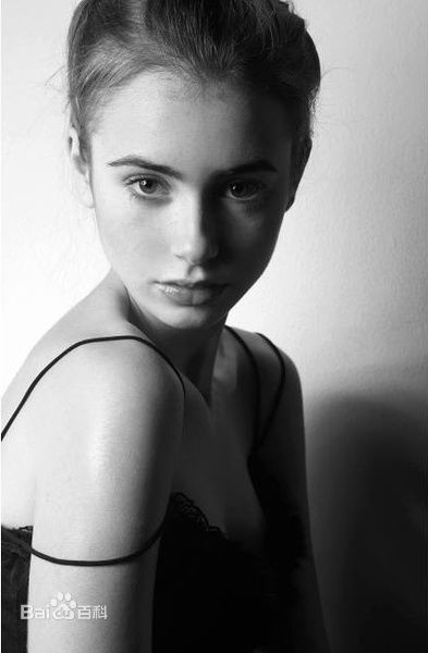 莉莉·柯林斯(Lily Collins)精彩图册