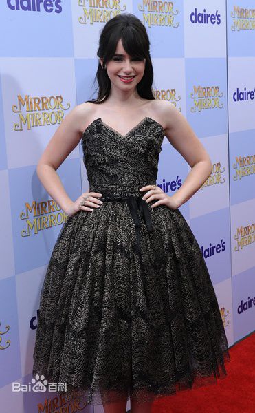 莉莉·柯林斯(Lily Collins)精彩图册