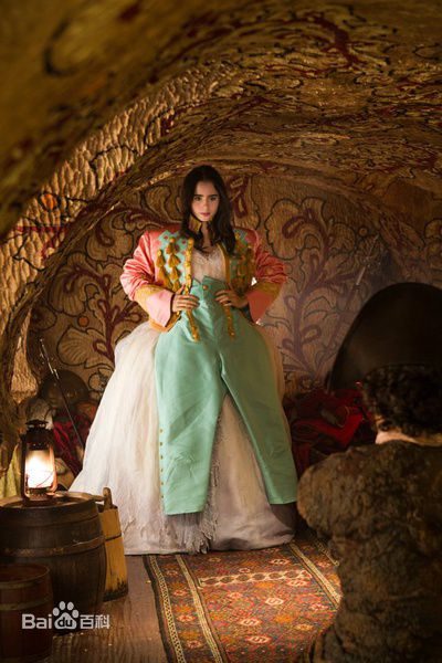 莉莉·柯林斯(Lily Collins)精彩图册