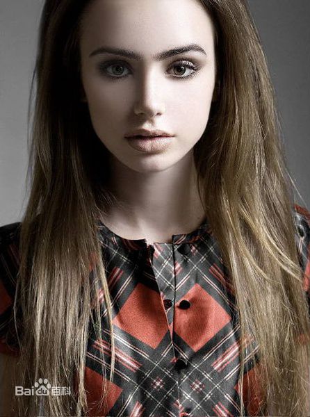 莉莉·柯林斯(Lily Collins)精彩图册