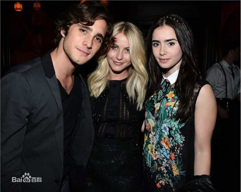 莉莉·柯林斯(Lily Collins)精彩图册