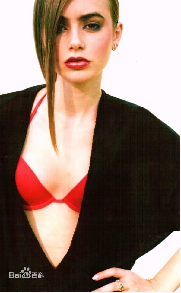 莉莉·柯林斯(Lily Collins)精彩图册