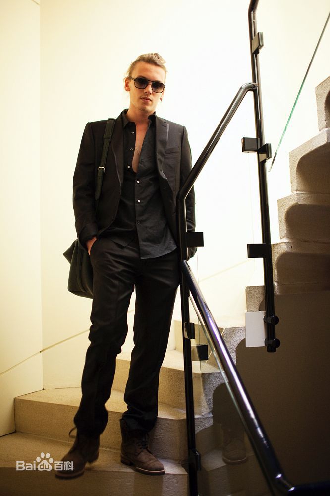 高清杰米·坎贝尔·鲍尔(Jamie Campbell Bower)图片