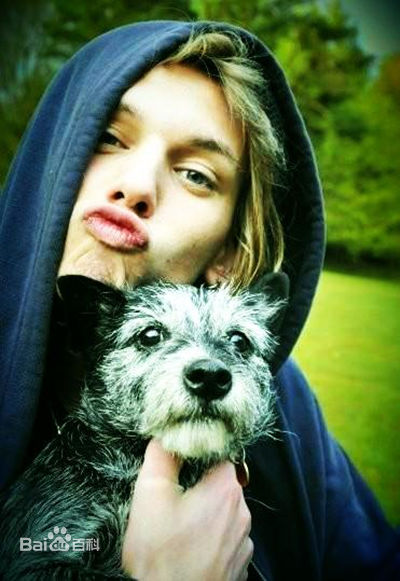 精选杰米·坎贝尔·鲍尔(Jamie Campbell Bower)精彩图册