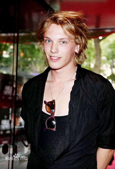 精选杰米·坎贝尔·鲍尔(Jamie Campbell Bower)精彩图册