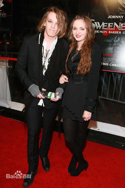 精选杰米·坎贝尔·鲍尔(Jamie Campbell Bower)精彩图册