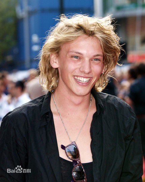 最全杰米·坎贝尔·鲍尔(Jamie Campbell Bower)精彩图册