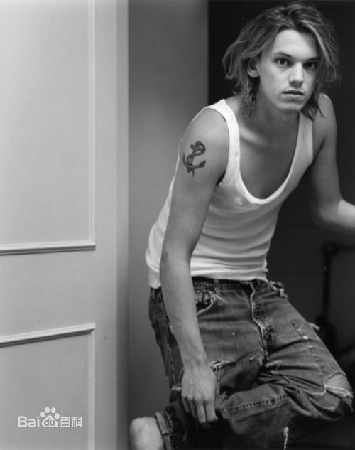 最全杰米·坎贝尔·鲍尔(Jamie Campbell Bower)精彩图册