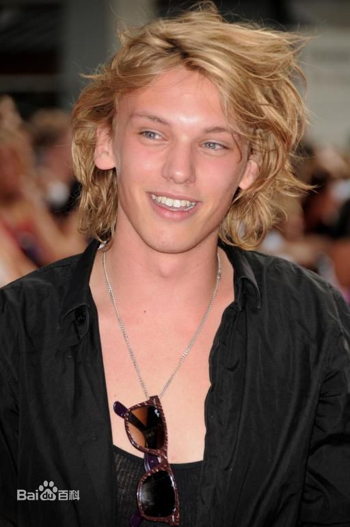 最全杰米·坎贝尔·鲍尔(Jamie Campbell Bower)精彩图册