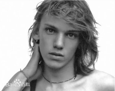 高清杰米·坎贝尔·鲍尔(Jamie Campbell Bower)性感图片