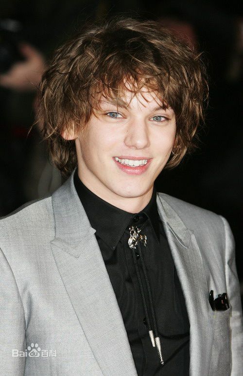 高清杰米·坎贝尔·鲍尔(Jamie Campbell Bower)性感图片