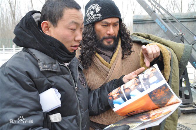 王兵导演工作照前后照片