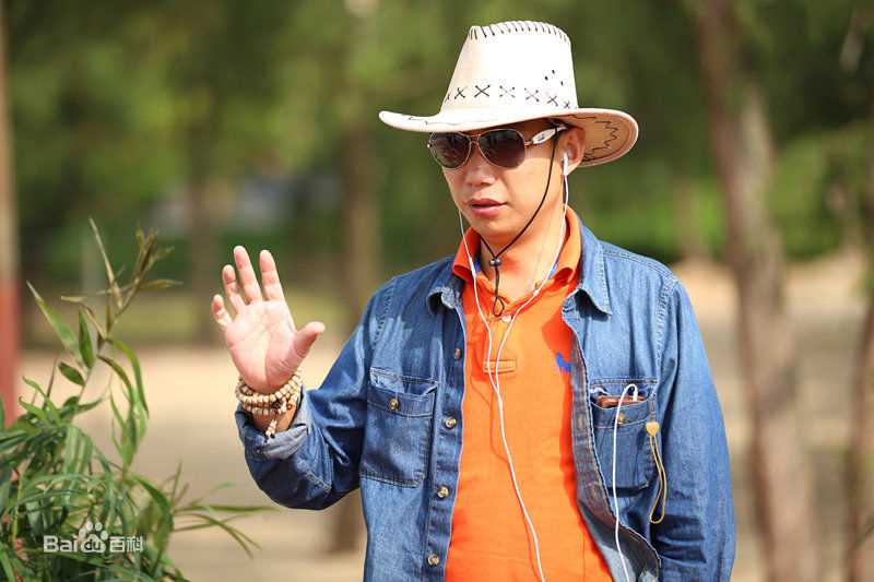 王兵导演工作照前后照片