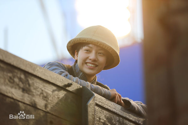 张艺上铁道飞虎素颜照壁纸