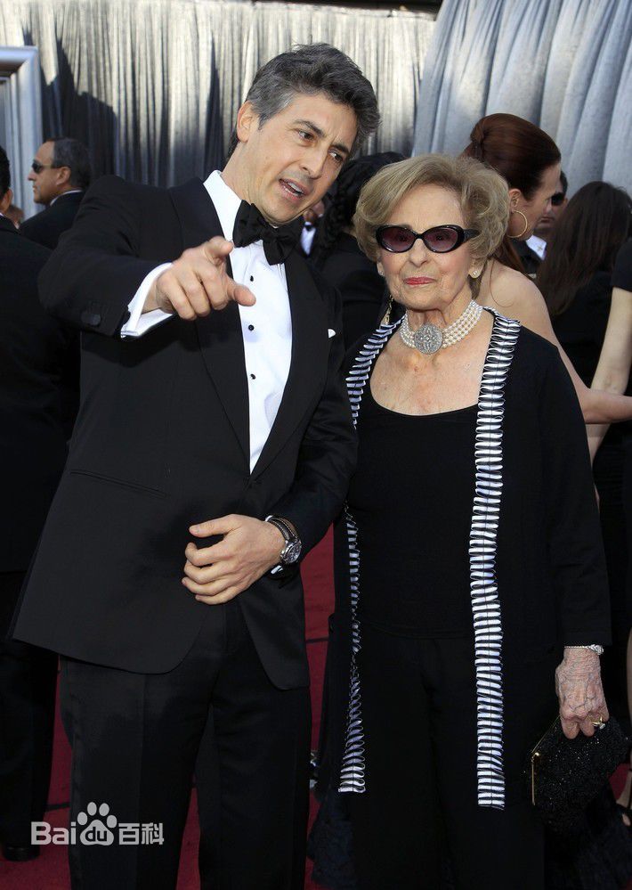 亚历山大·佩恩(Alexander Payne)出席奥斯卡颁奖典礼前后照片