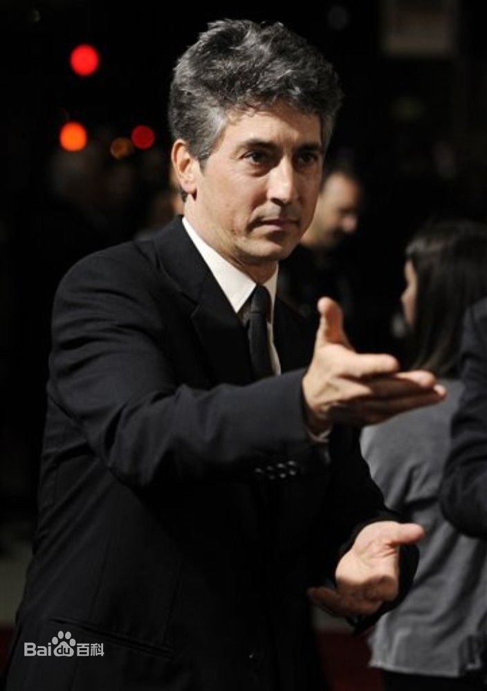 亚历山大·佩恩(Alexander Payne)个人出席活动照前后照片