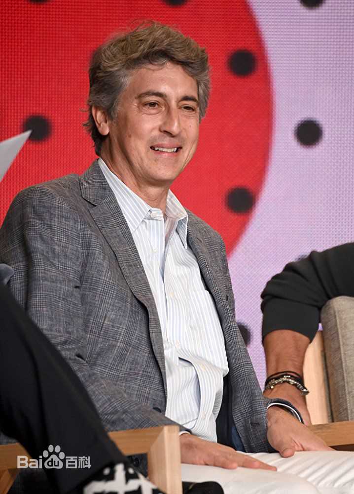 亚历山大·佩恩(Alexander Payne)个人出席活动照前后照片